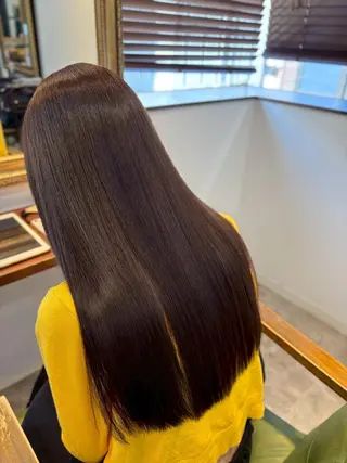 ロング newi saLyu ネウィ サリューのヘアスタイル