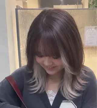 ショート カラー 前田 彩良のヘアスタイル