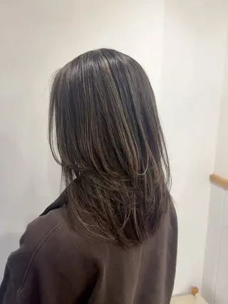 ミディアム 佐藤 亜加梨のヘアスタイル
