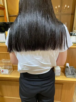 ロング 渋谷 留菜のヘアスタイル