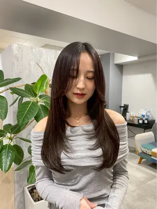 ロング カラー 紅都🫧赤みなし 透明感水光カラーのヘアスタイル