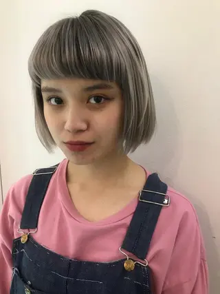 カラー 💓パーマ，💗 レイヤーカットのヘアスタイル