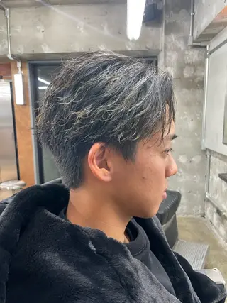 ショート カラー パーマ ヘアアレンジ メンズ 亀井隆汰/メンズ専門 パーマ/フェード可のヘアスタイル