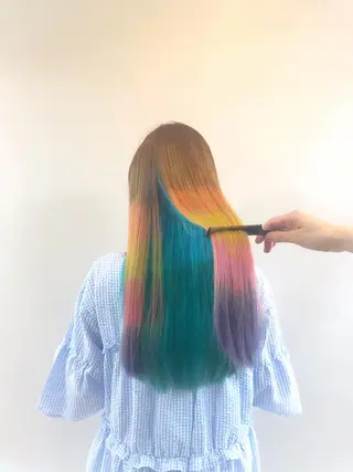 ロング カラー パーマ ヘアアレンジ 推し活専用 【派手髪】飯野ゆかりのヘアスタイル