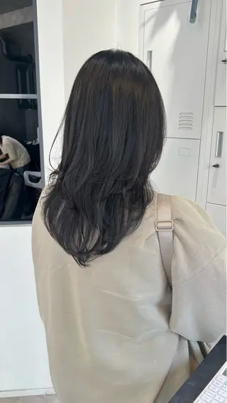 ロング 黒阪 なみのヘアスタイル
