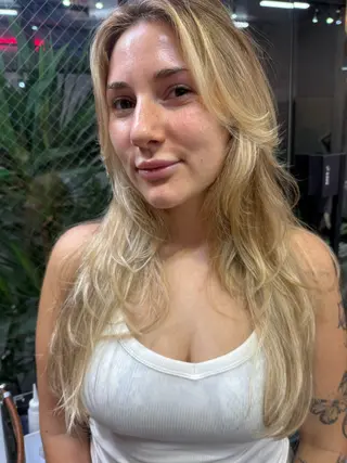 ロング レイヤーカット\ウル フ　chinatsuのヘアスタイル