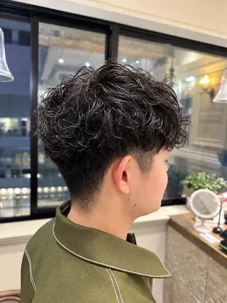 ショート パーマ メンズ 石井秀二郎メンズ パーマ・透明感カラーのヘアスタイル