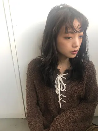 セミロング 💓パーマ，💗 レイヤーカットのヘアスタイル