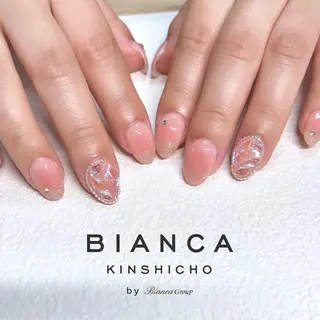 ネイル One’Ness Nana🤍のネイルデザイン