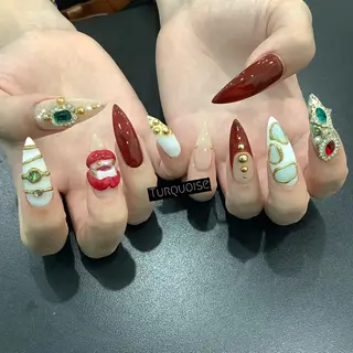 ネイル 個性派ネイルサロン 💅🏼ターコイズのネイルデザイン