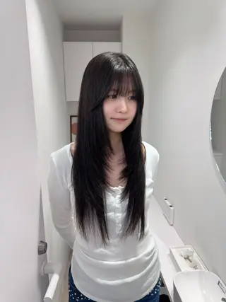 ロング 透明感カラー🫧⌇ AO🫐🩵のヘアスタイル