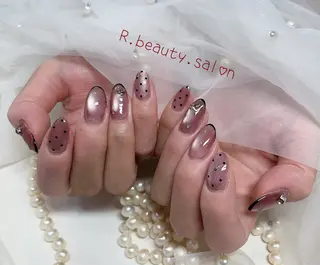 ネイル R.beauty サロンのネイルデザイン