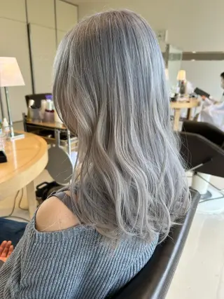 ミディアム カラー 本間 良のヘアスタイル