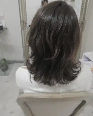 セミロング カラー ヘアアレンジ See by merのマツエク・マツパデザイン