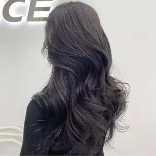 ロング カラー Natsumi / 透明感艶カラーのヘアスタイル