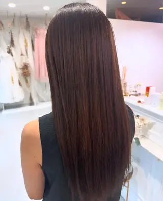 カラー yulf ユルフのヘアスタイル