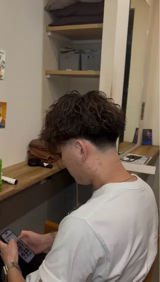 パーマ メンズ 吉田 到真のヘアスタイル