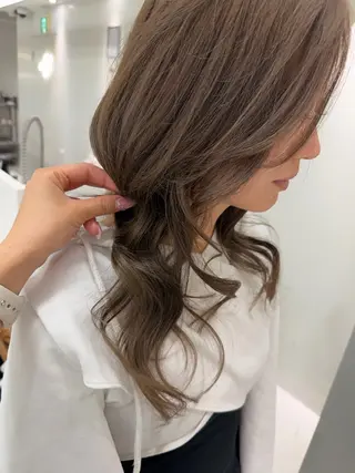 セミロング カラー ヘアセット🎀耳つぼ 👂💎MONAMIのヘアスタイル