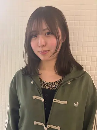セミロング 加藤 瑠彩のヘアスタイル