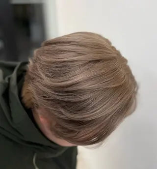 ショート カラー yuna ハイトーン メンズカットのヘアスタイル