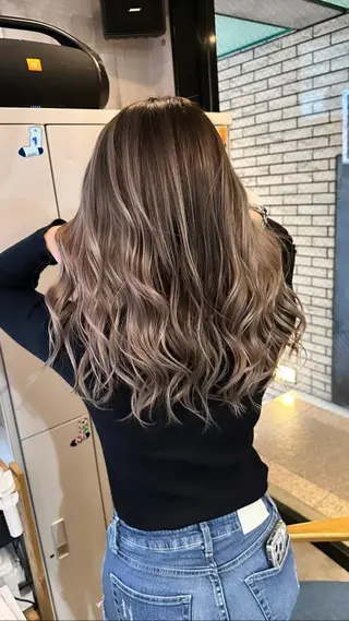 ロング カラー 難波ブリーチカラー 伊藤洋輝のヘアスタイル