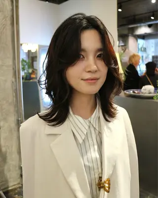 ミディアム 奥村 珠実のヘアスタイル