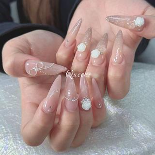 ネイル Queens テイのネイルデザイン