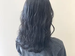 カラー ミヤワキ モモコのヘアスタイル