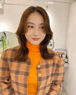 ミディアム カラー パーマ レイヤーカットのプロ 大人ヘア宮森貴志のヘアスタイル