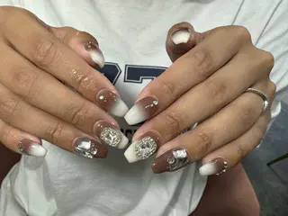 ネイル LAVISH 大和店 🤱子連れ大歓迎のネイルデザイン