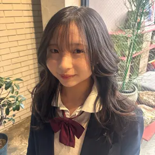 ロング パーマ ヘアアレンジ HIBIKI / 透明感カラーのヘアスタイル