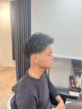 ショート パーマ メンズ 佐々木 優人のヘアスタイル