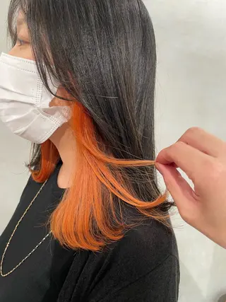 ロング ハイトーン/ デザインカラー/カナのヘアスタイル