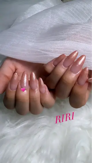 ネイル 藤原 莉紅のネイルデザイン