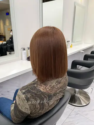ミディアム 寒色/ベージュヘア ブリーチありMiOのヘアスタイル