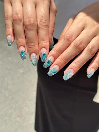 セミロング yuka ⭐︎のネイルデザイン