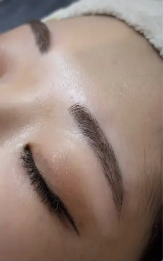 アイブロウ コウノ ユヅキのマツエク・マツパデザイン