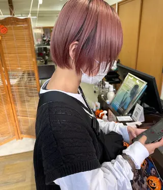 ショート ブリーチカラー🫧 森　凪沙のヘアスタイル