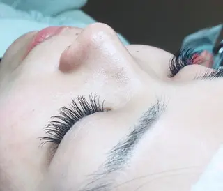 ロング カラー パーマ ヘアアレンジ キッズ ネイル マツエク・マツパ brille ~eyelash~のヘアスタイル