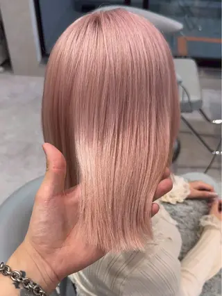 ショート カラー Lond Le'a /ハイトーンカラーのヘアスタイル