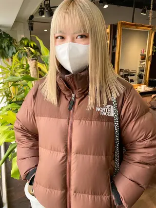 セミロング カラー オカモト ミユウのヘアスタイル