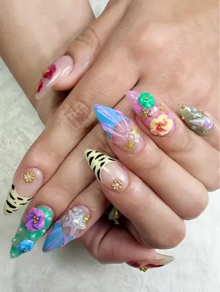 ネイル 比嘉 シンティアのネイルデザイン