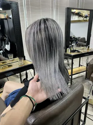 セミロング 山影✨バレイヤージュ ハイライト✨メンズ◎のヘアスタイル