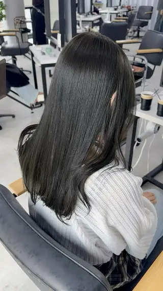 ロング カラー 赤み無し柔らかカラー 【梅田】madokaのヘアスタイル