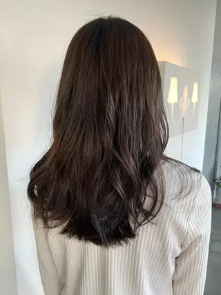 セミロング おせ ちさとのヘアスタイル