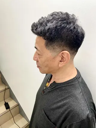 ショート カラー メンズ 安田 遥のヘアスタイル