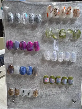ネイル 💖ナ オミ☀️のネイルデザイン