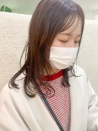 セミロング 角戸 りおのヘアスタイル