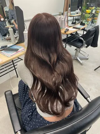 ロング 亮乙/透明感カラー /トリートメントのヘアスタイル