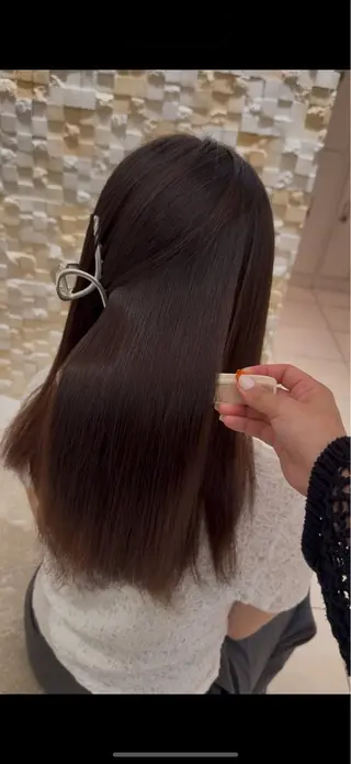 ロング 菅沼 花琳のヘアスタイル